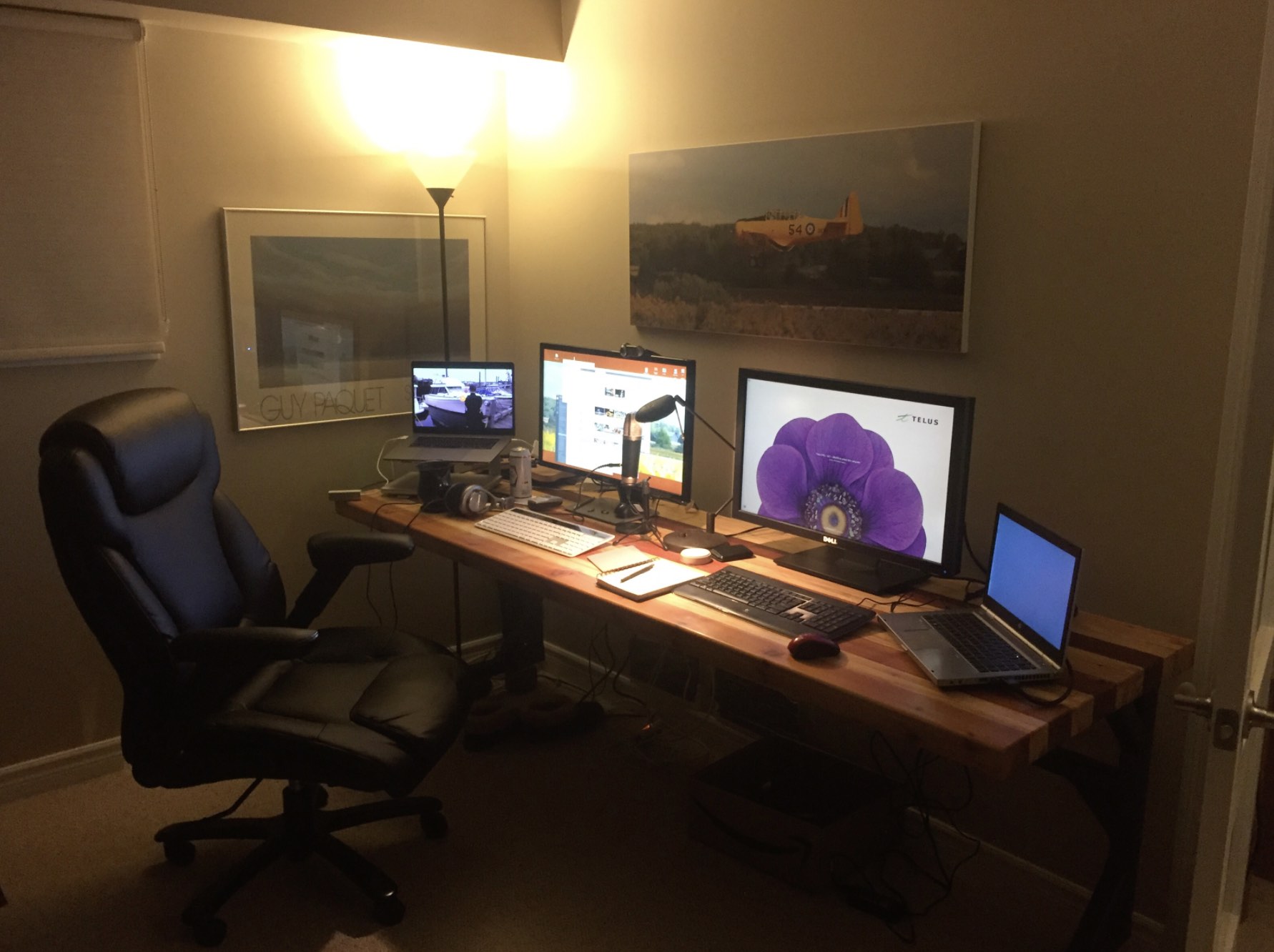 desk.jpg