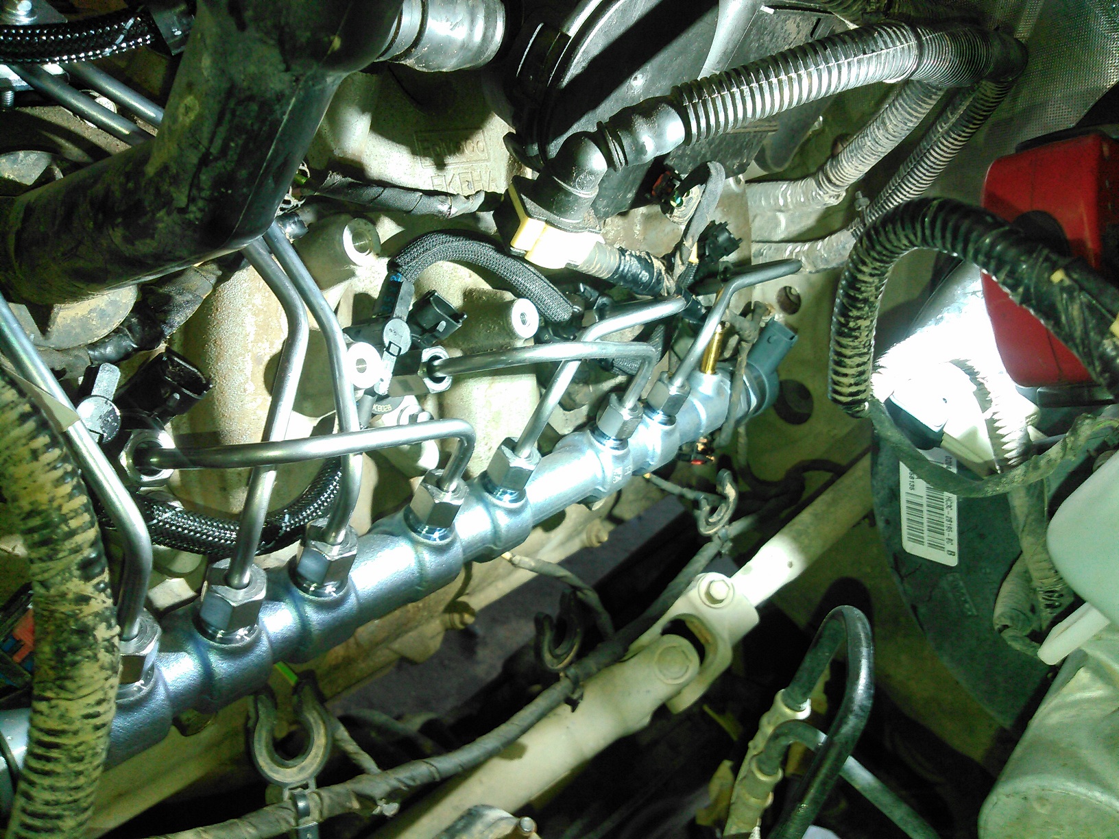 Fuel rail - 2.jpg