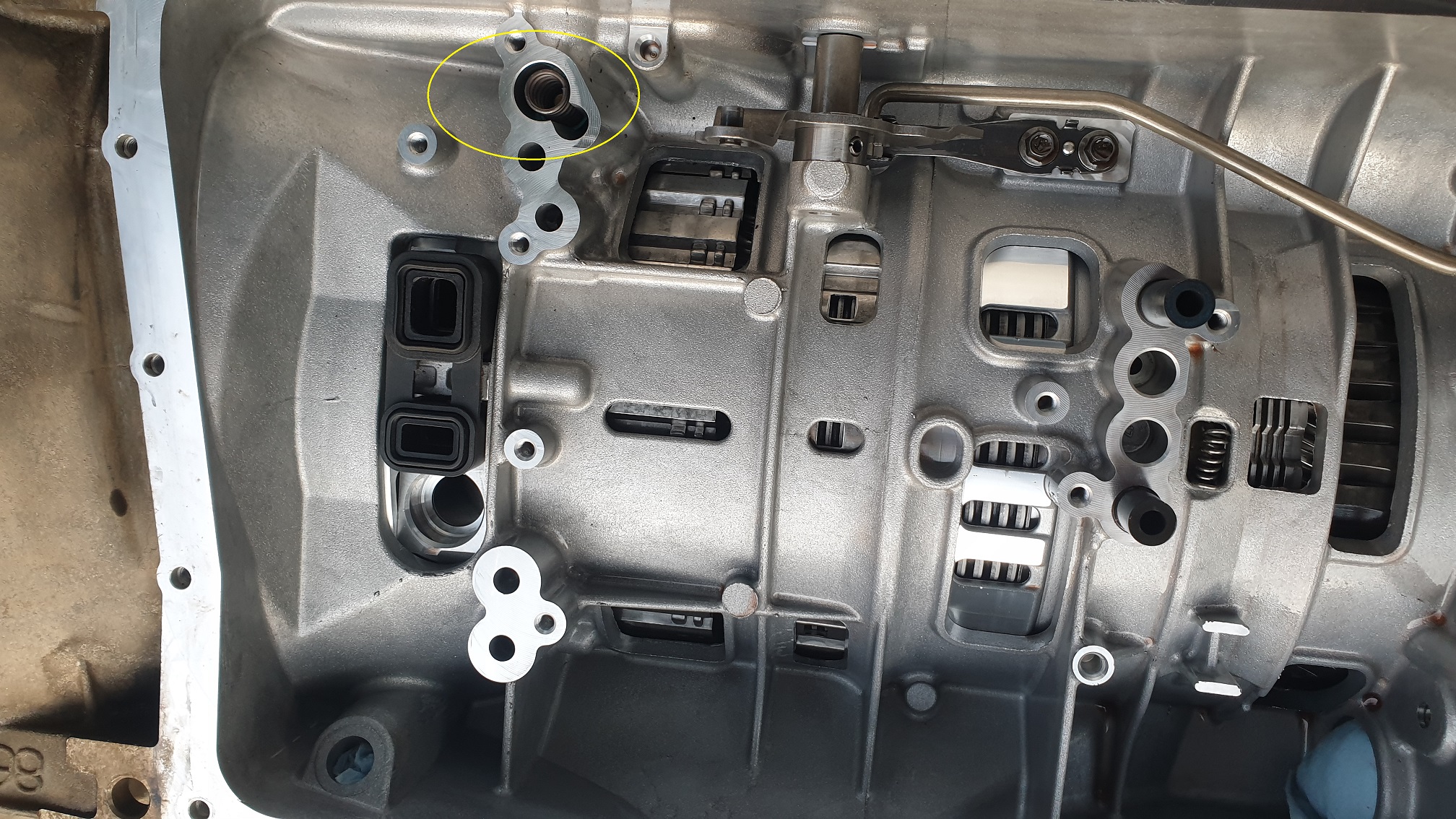 Valve body seals installed - thermostat.jpg